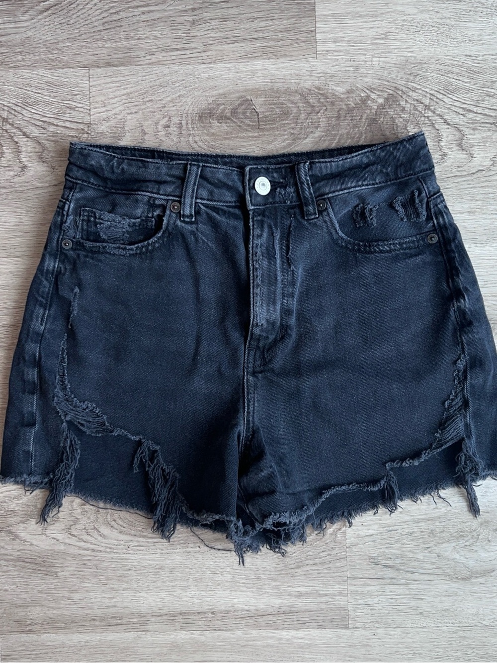 American Eagle Highest Rise Mom Shorts Black Distressed Cutoff Jean Size 4 AE